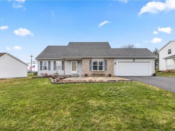 87 Chiswick Dr, Churchville, NY 14428