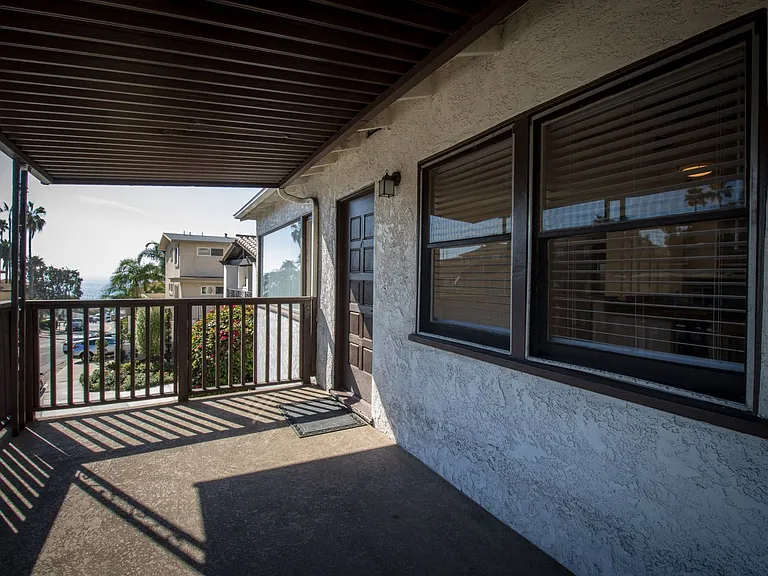 506 Avenida Victoria — Photo 9