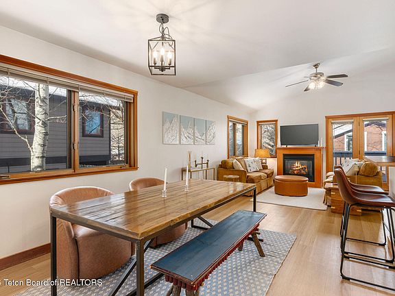 2nd image of 315 Pine Dr