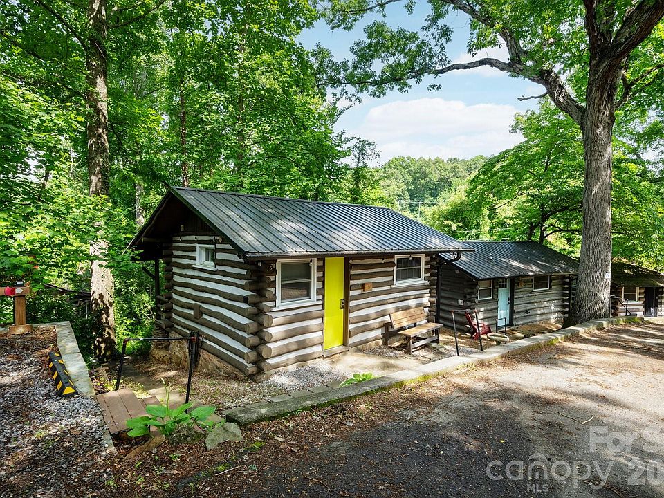 1st image of 15 Cottage Dr #16