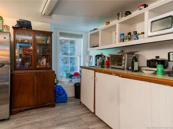 28 Mecklenburg St, Saint John, NB E2L 1P6