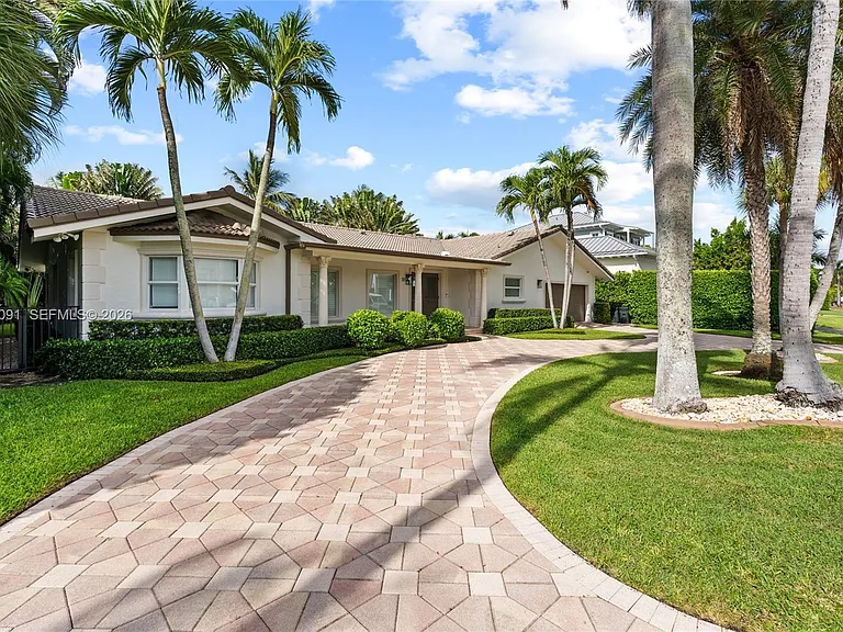 18 Eleuthera Dr — Photo 3