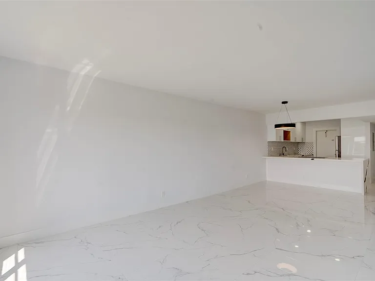 3050 N Palm Aire Dr #505 — Photo 24