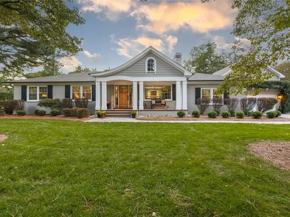 1517 Alanton Dr, Virginia Beach, VA 23454