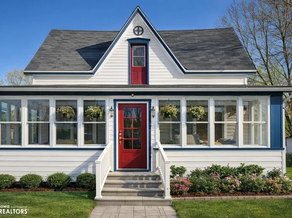 205 NE Q St, Leon, IA 50144