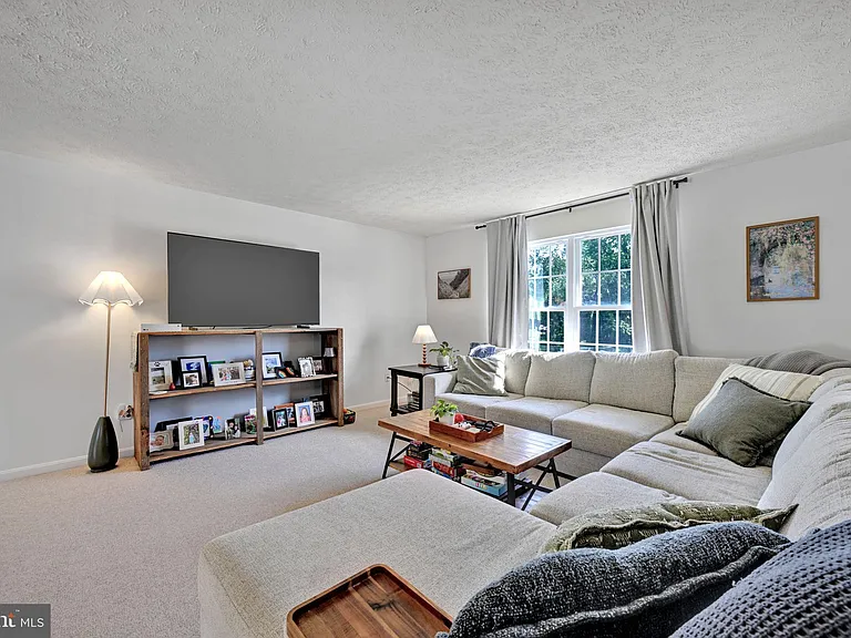 350 Long Meadow Way — Photo 7