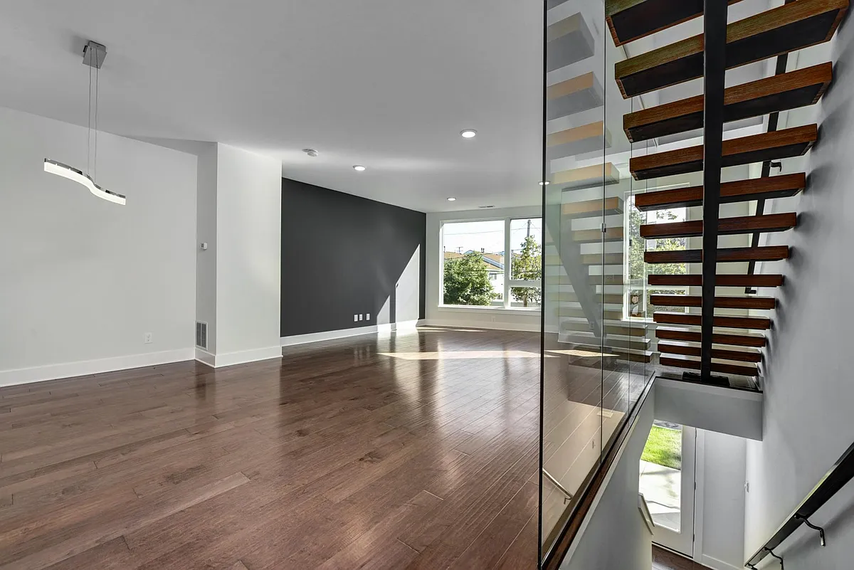 1244 W 70th St — photo 2