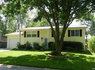 440 Lindy Blvd, Ballwin, MO 63021