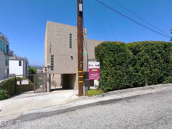 3rd image of 1733 Lucile Ave APT 01