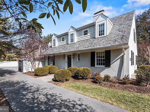 2nd image of 10 Overhill Rd