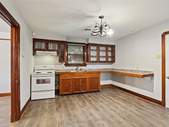 2nd image of 7508 Hayne Blvd