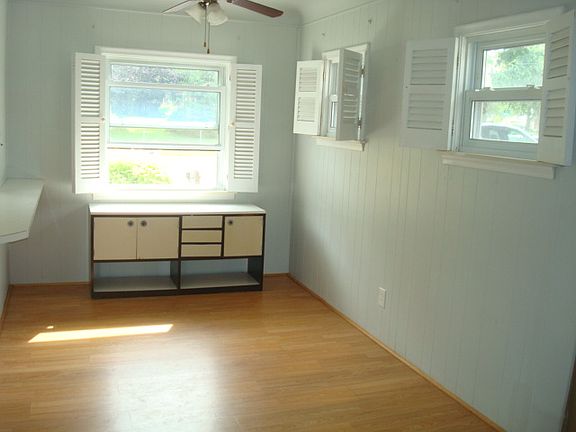 5th image of 30286 Bayview Dr