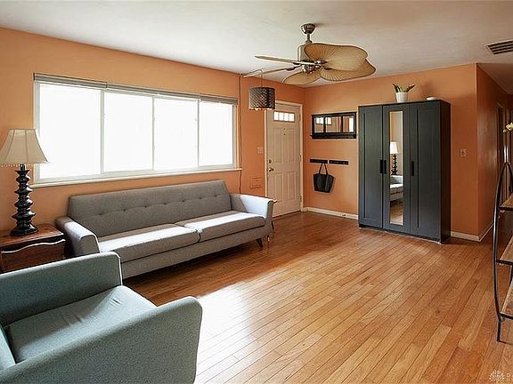 4th image of 224 Whitehall Dr