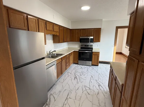 302 S 11th St, Olivia, MN 56277