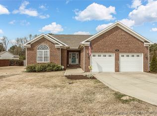 909 Hidden Oasis Dr, Fayetteville, NC 28312