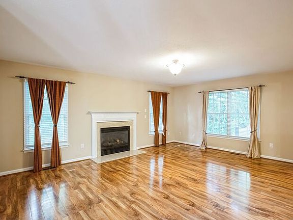 3rd image of 43935 Willow Leaf Way