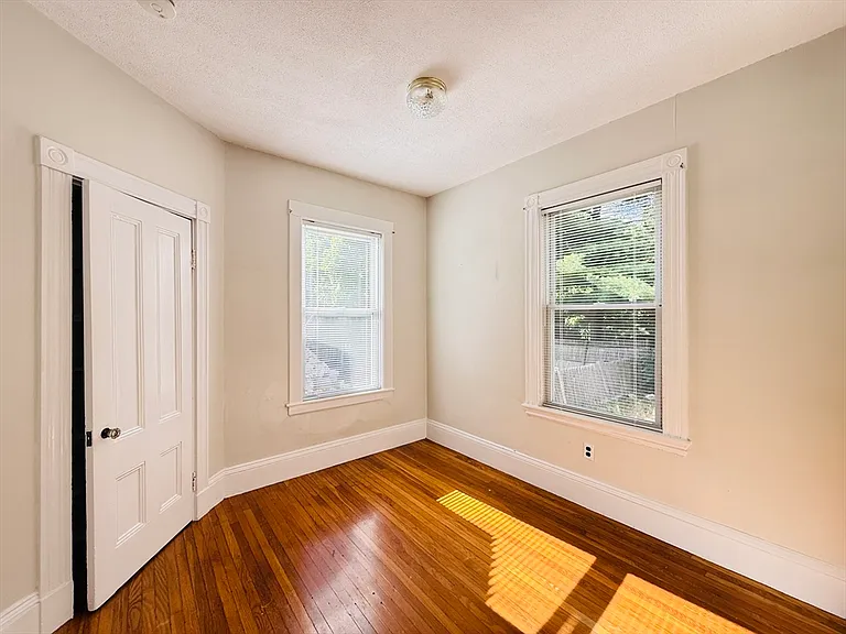 35 Kingston St #1 — Photo 6