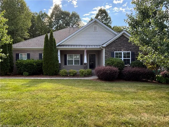 350 High Knoll Dr, Walkertown, NC 27051