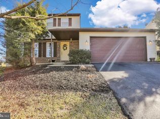 3020 Linda Ln, Sinking Spring, PA 19608