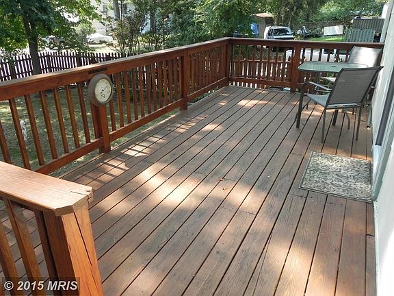 Deck off of kitchen
