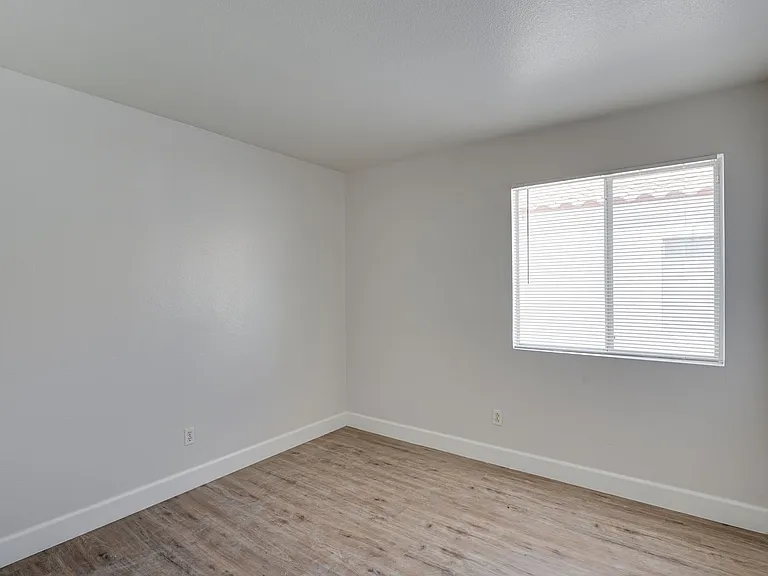 9660 Crystal Ridge Rd — Photo 22