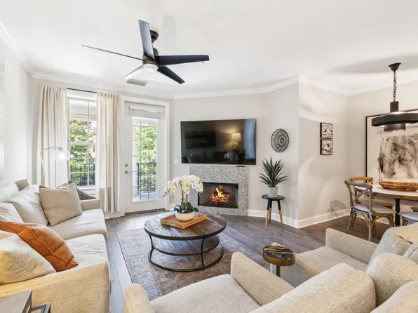 305 Seven Springs Way APT 202, Brentwood, TN 37027