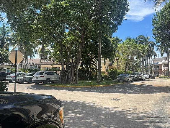 3rd image of 8826 W Flagler St APT 115
