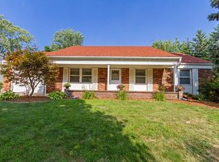 307 Wickham Dr, Schaumburg, IL 60194