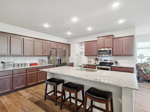 808 Feather Edge Dr, Springtown, TX 76082