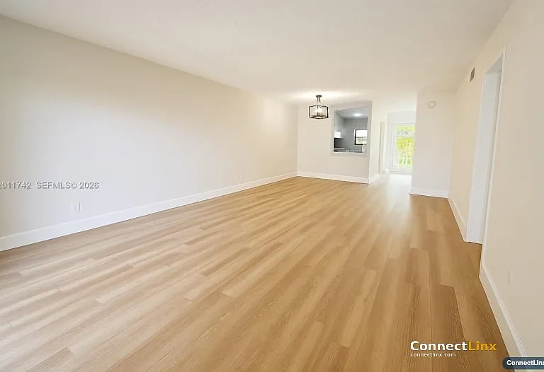 333 NW 17th Ct — Photo 6