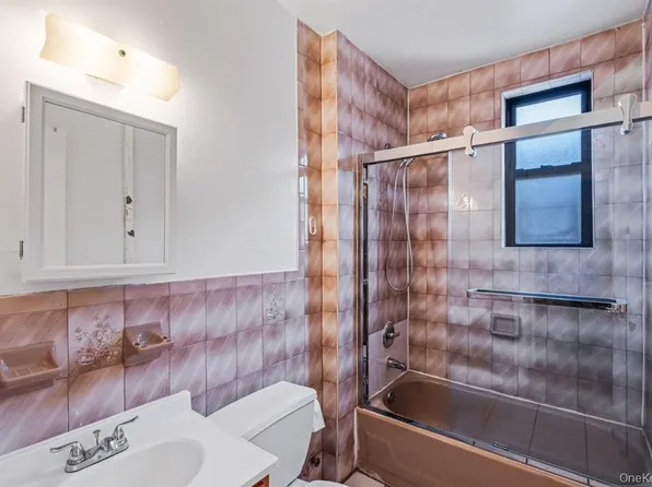 155-17 Sanford Avenue image 12 of 17