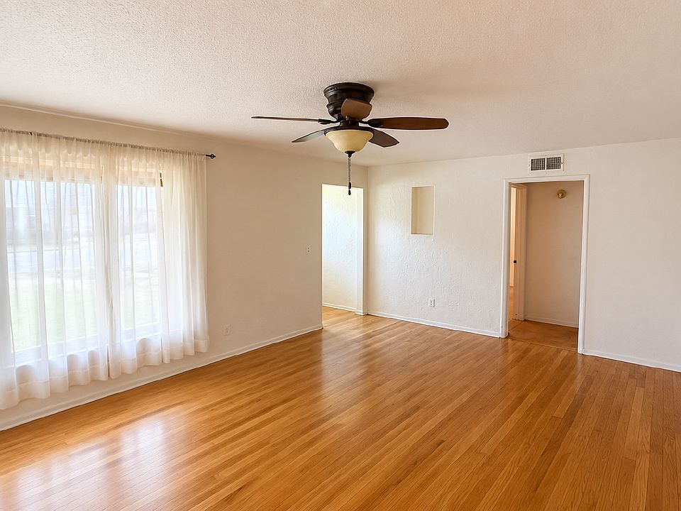 2nd image of 5243 E Grant Ave