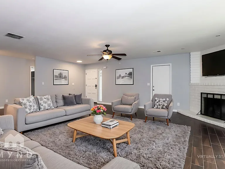 9835 Honey Bear Ln — Photo 2
