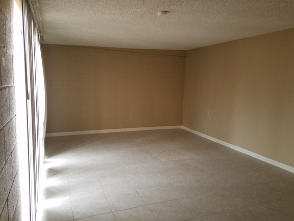 4th image of 5194 Sheppard Cir