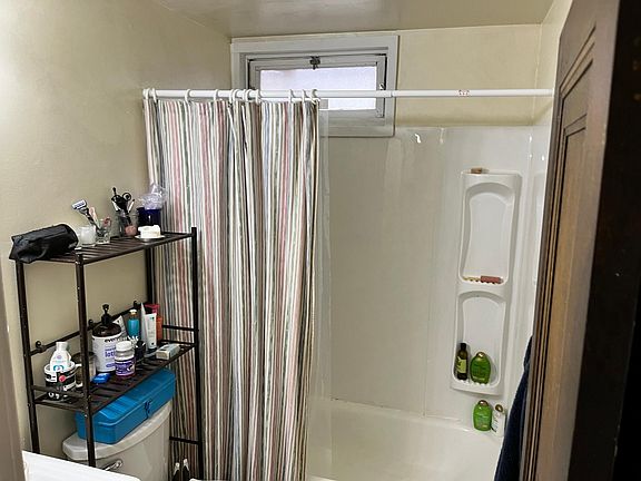 5th image of 116 N Hamilton St #2