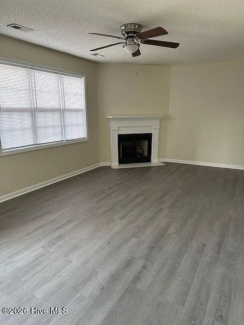 3 bed, 2.5 bath, $1,100 — Photo 3