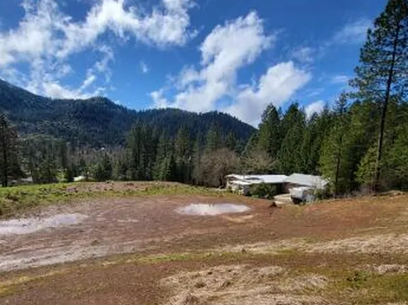 910 Placer Rd, Wolf Creek, OR 97497