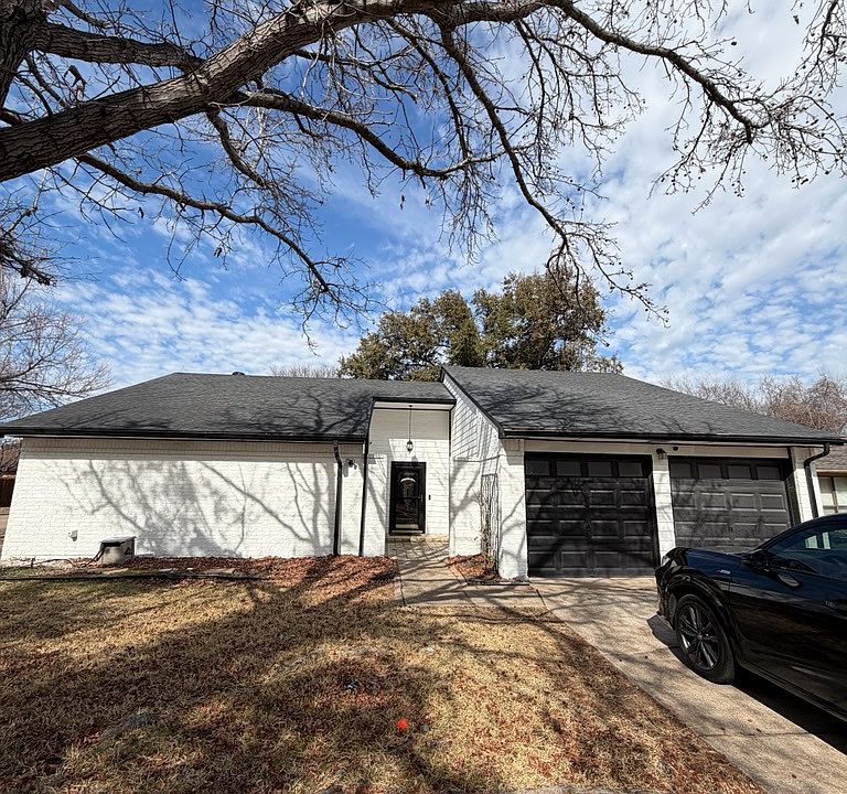 1st image of 2446 Claremont Dr