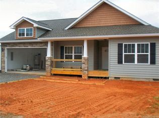 337 River Breeze Ln, Hendersonville, NC 28739