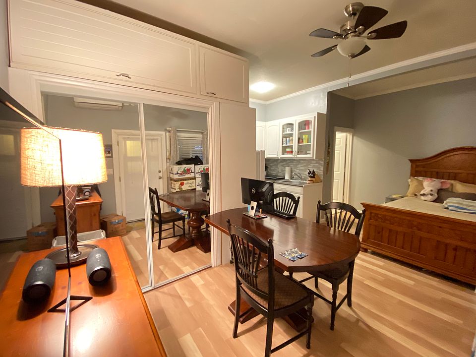 1st image of 1065 Crinella Dr #B