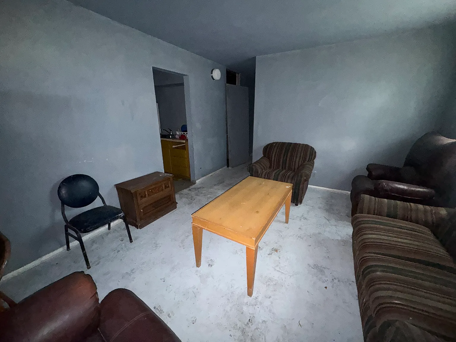 3 bed, 884 sqft, $1,200 — Photo 2