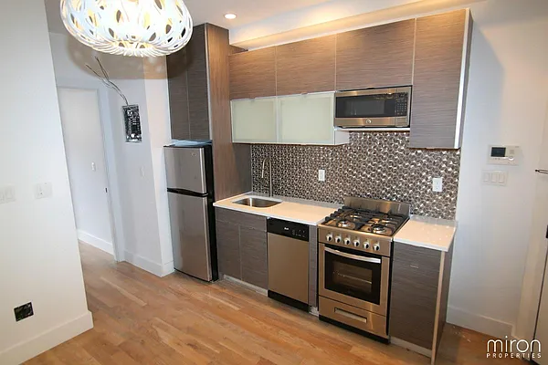 Rented by Miron Properties | media 37