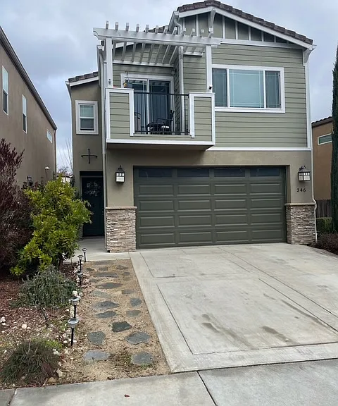 346 Calle De Pueblo — Photo 1