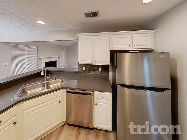 94 Oakview Dr — Photo 6