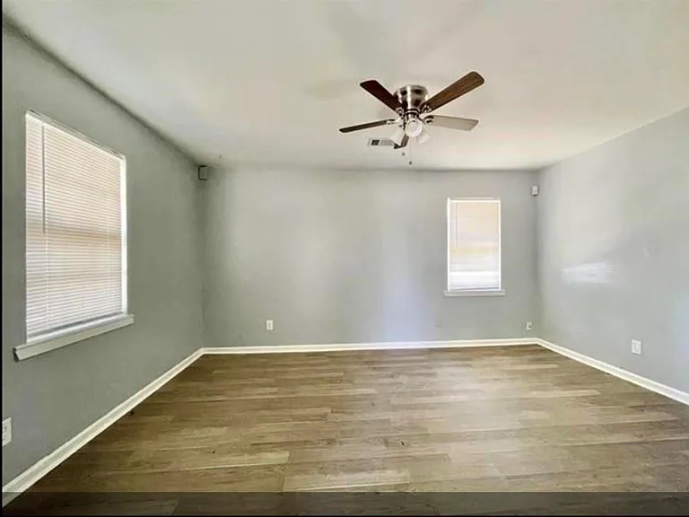 8745 Kimberly Dr — Photo 3