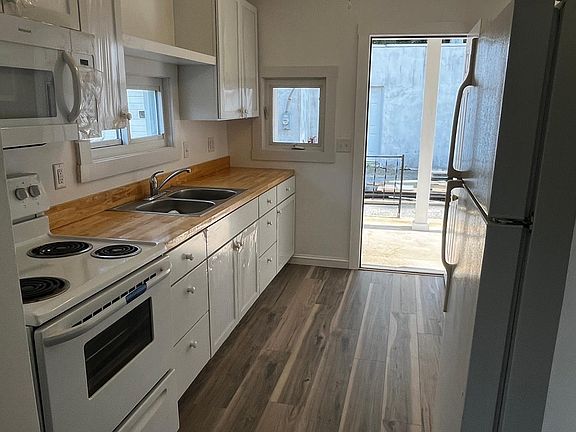 4th image of 3816 Norwood Ave
