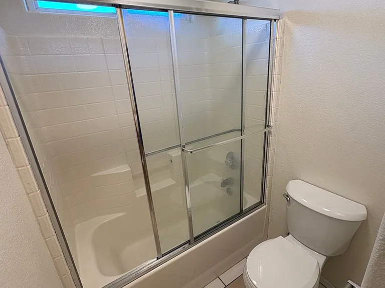 722 W James Ct — Photo 14