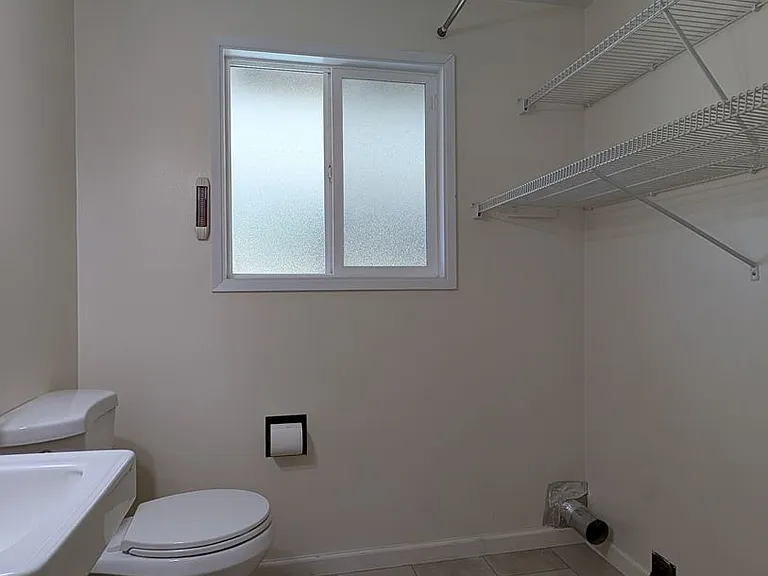 2425 Leyton Ln — Photo 15