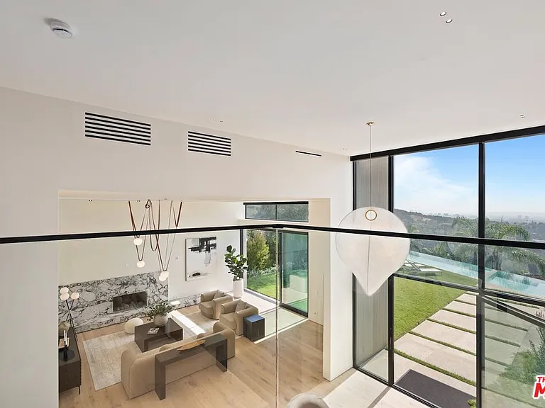 2501 Banyan Dr — Photo 33