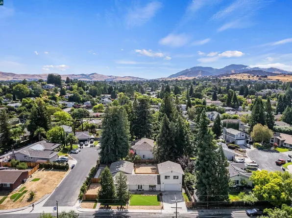 1006 Court Ln, Concord, CA 94518